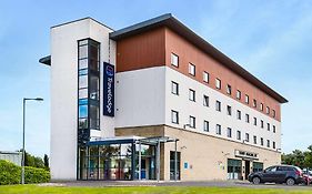 Travelodge Livingston 3*